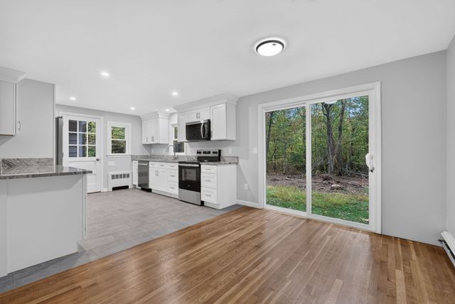 7 Hancock St, Plainville, MA 02762
