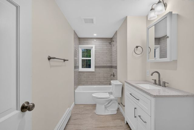 7 Hancock St, Plainville, MA 02762