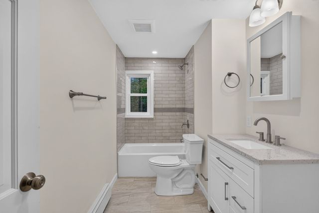 7 Hancock St, Plainville, MA 02762