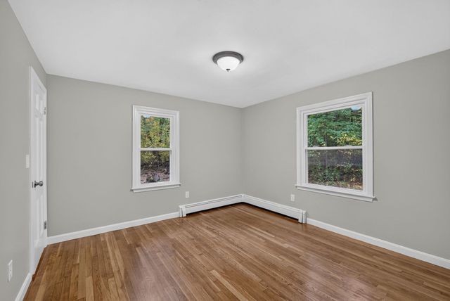7 Hancock St, Plainville, MA 02762