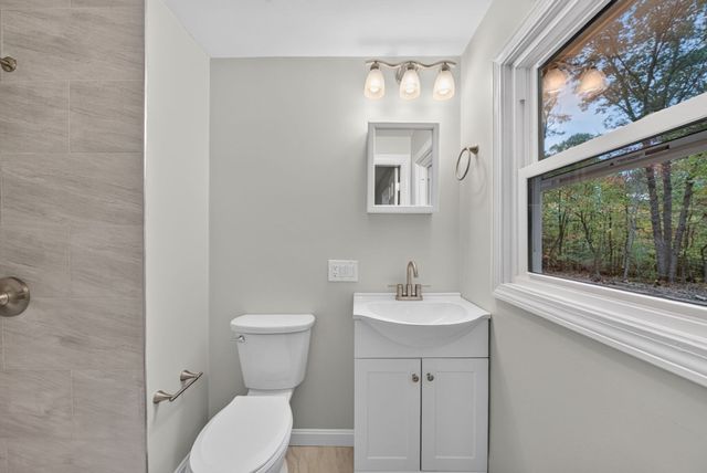 7 Hancock St, Plainville, MA 02762
