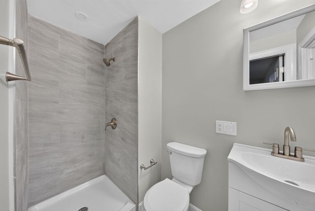 7 Hancock St, Plainville, MA 02762