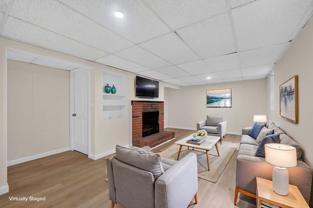 7 Hancock St, Plainville, MA 02762