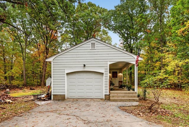7 Hancock St, Plainville, MA 02762