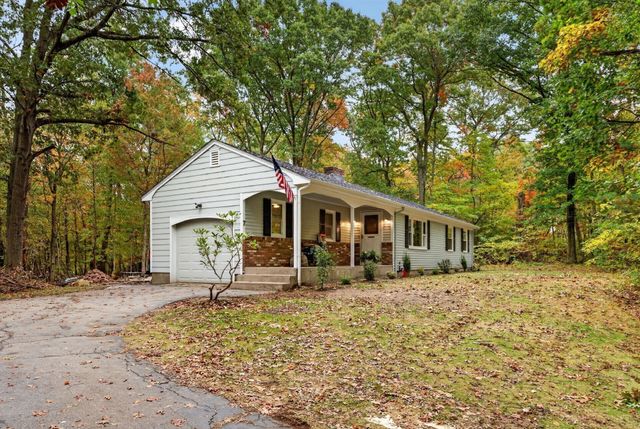 7 Hancock St, Plainville, MA 02762