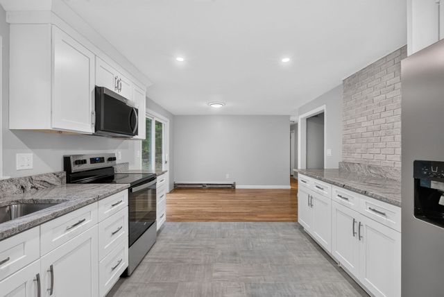 7 Hancock St, Plainville, MA 02762