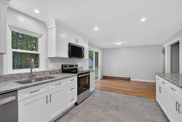 7 Hancock St, Plainville, MA 02762