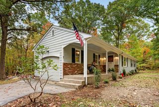 7 Hancock St, Plainville, MA 02762