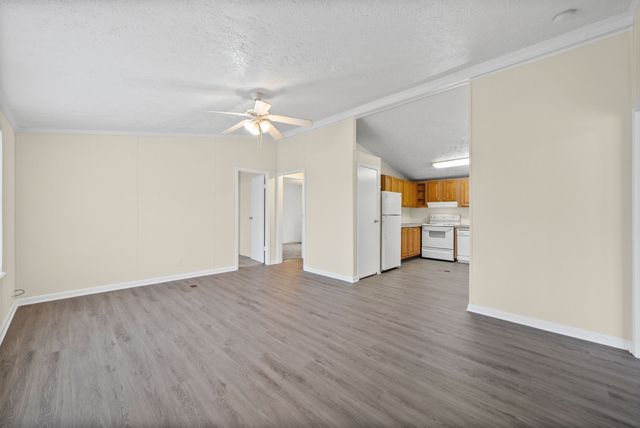 104 Hercules Ct, Oak Grove, KY 42262