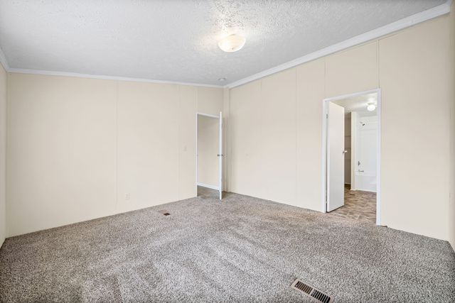 104 Hercules Ct, Oak Grove, KY 42262