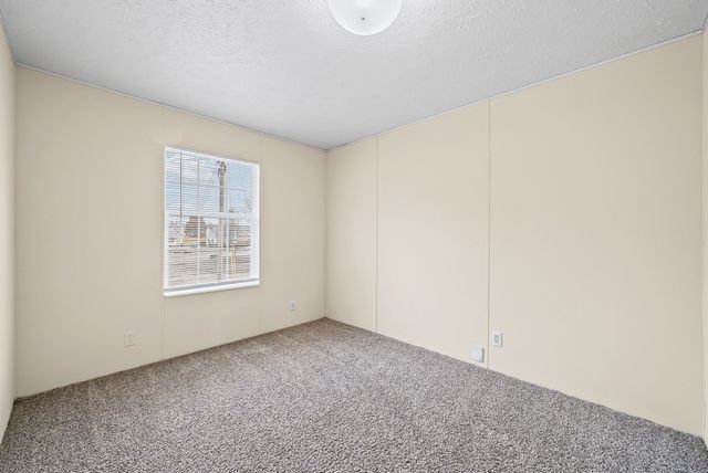 104 Hercules Ct, Oak Grove, KY 42262