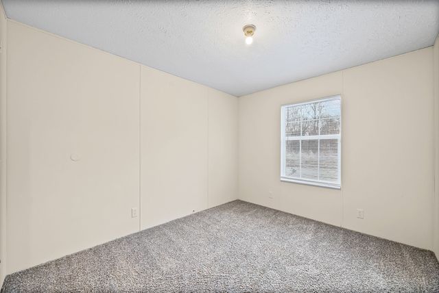 104 Hercules Ct, Oak Grove, KY 42262