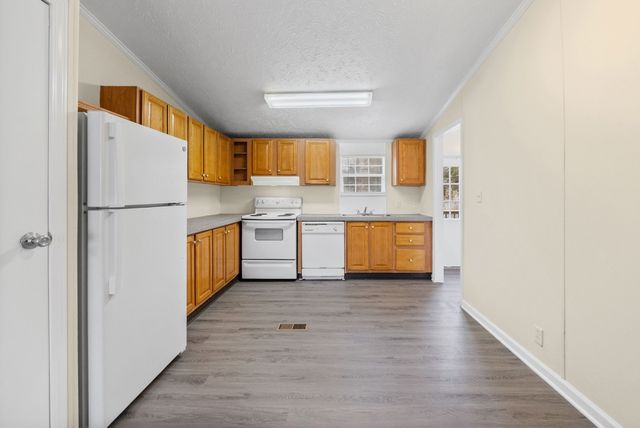 104 Hercules Ct, Oak Grove, KY 42262