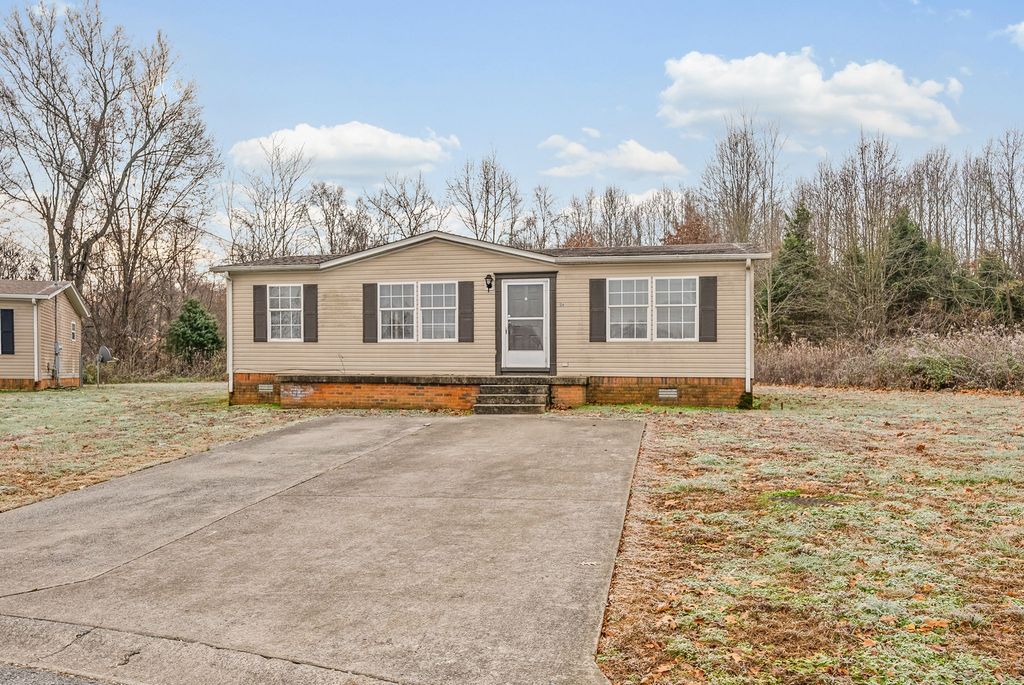 104 Hercules Ct, Oak Grove, KY 42262