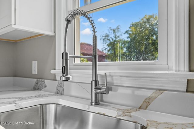 4014 Massie Ave, Louisville, KY 40207