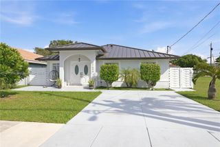 21695 SW 120th Ave, Miami, FL 33170