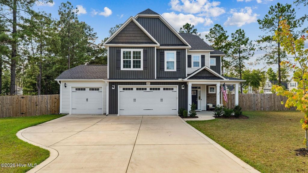 609 Muscadine Lane, Aberdeen, NC 28315