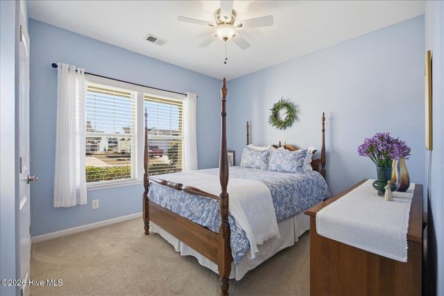 1014 Meadowlands Trail NW, Calabash, NC 28467