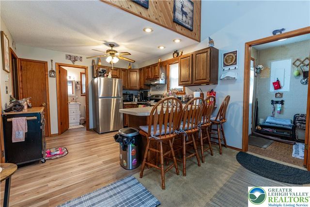 945 Country Place Drive, Coolbaugh Twp, PA 18466