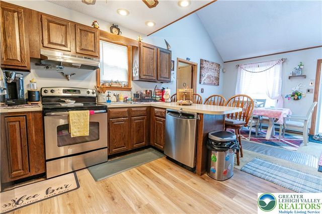 945 Country Place Drive, Coolbaugh Twp, PA 18466