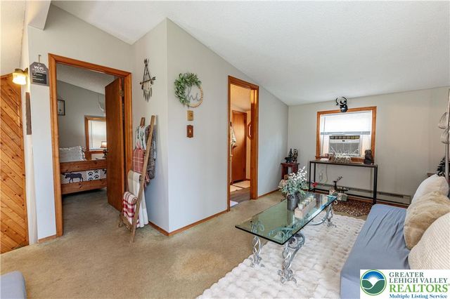 945 Country Place Drive, Coolbaugh Twp, PA 18466