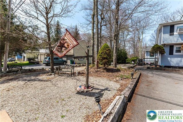 945 Country Place Drive, Coolbaugh Twp, PA 18466
