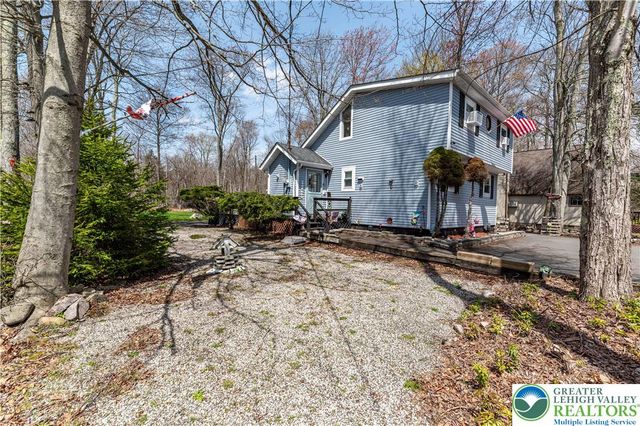 945 Country Place Drive, Coolbaugh Twp, PA 18466