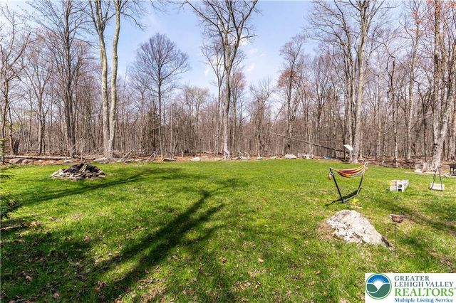 945 Country Place Drive, Coolbaugh Twp, PA 18466