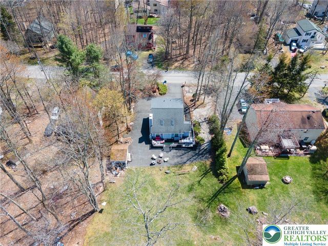 945 Country Place Drive, Coolbaugh Twp, PA 18466