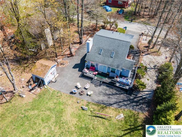 945 Country Place Drive, Coolbaugh Twp, PA 18466