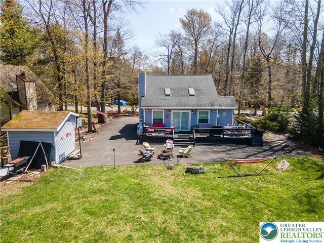 945 Country Place Drive, Coolbaugh Twp, PA 18466