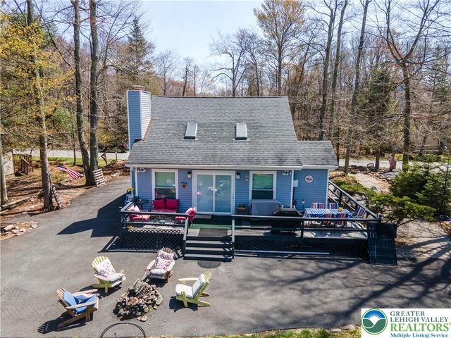 945 Country Place Drive, Coolbaugh Twp, PA 18466