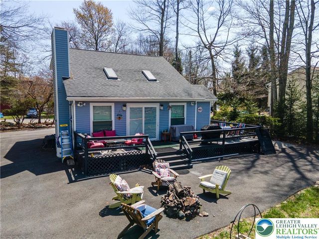 945 Country Place Drive, Coolbaugh Twp, PA 18466