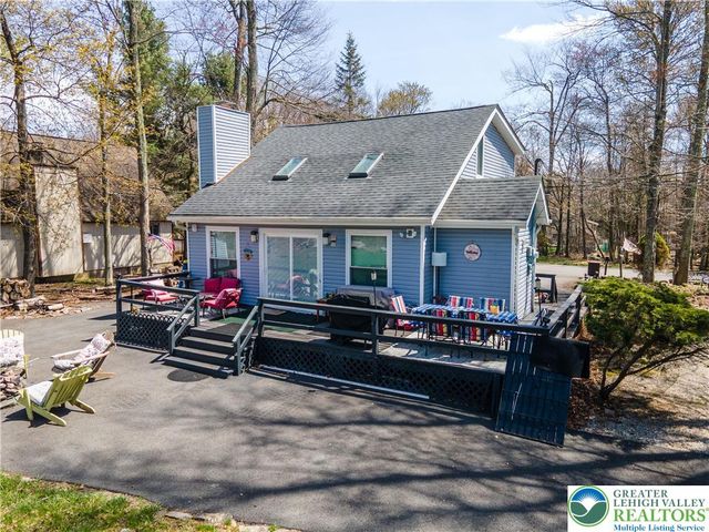 945 Country Place Drive, Coolbaugh Twp, PA 18466