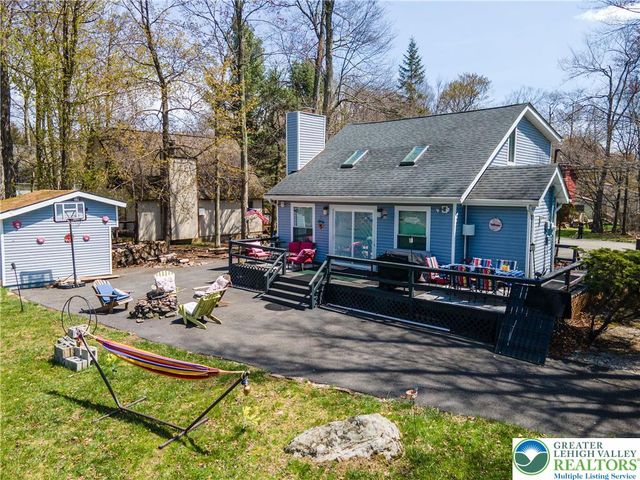 945 Country Place Drive, Coolbaugh Twp, PA 18466