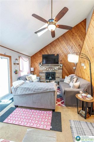 945 Country Place Drive, Coolbaugh Twp, PA 18466