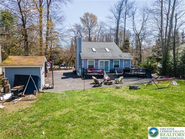 945 Country Place Drive, Coolbaugh Twp, PA 18466