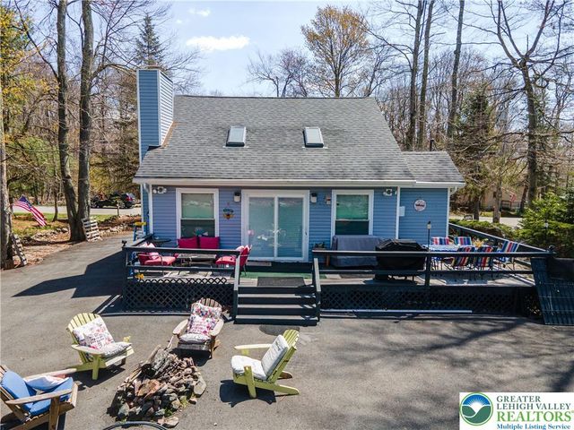 945 Country Place Drive, Coolbaugh Twp, PA 18466