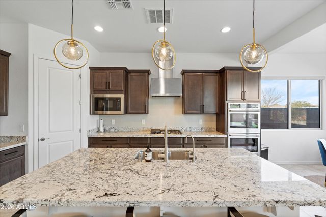 10812 E TESLA Avenue, Mesa, AZ 85212