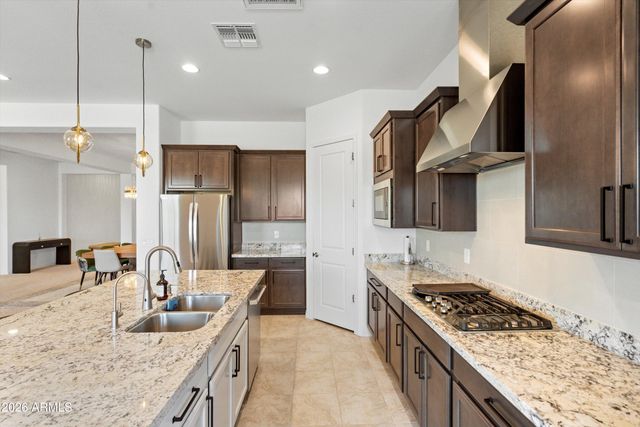 10812 E TESLA Avenue, Mesa, AZ 85212