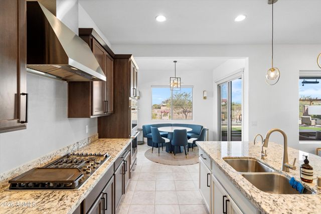 10812 E TESLA Avenue, Mesa, AZ 85212