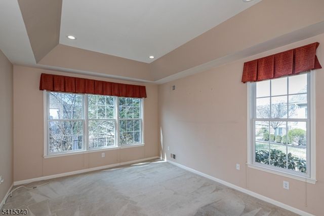 10 Independence Ct, Franklin Twp., NJ 08873