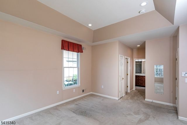 10 Independence Ct, Franklin Twp., NJ 08873