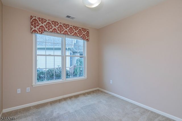 10 Independence Ct, Franklin Twp., NJ 08873