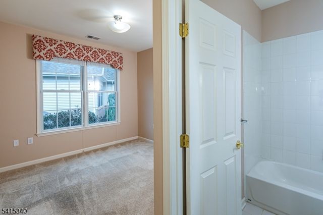 10 Independence Ct, Franklin Twp., NJ 08873