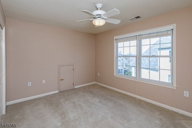 10 Independence Ct, Franklin Twp., NJ 08873