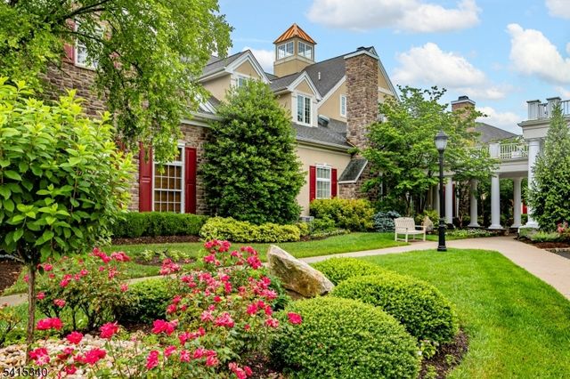 10 Independence Ct, Franklin Twp., NJ 08873