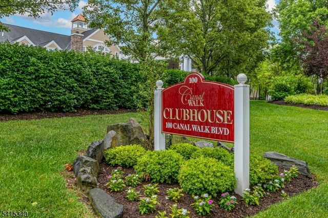 10 Independence Ct, Franklin Twp., NJ 08873