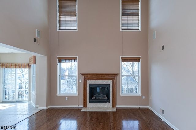 10 Independence Ct, Franklin Twp., NJ 08873