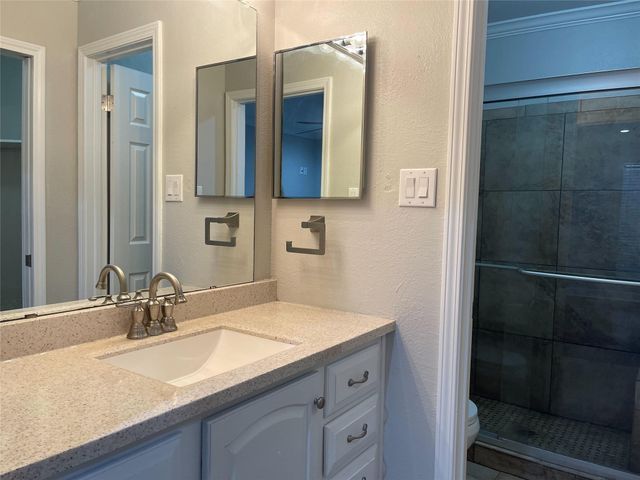 18800 Egret Bay Boulevard 1105, Webster, TX 77058